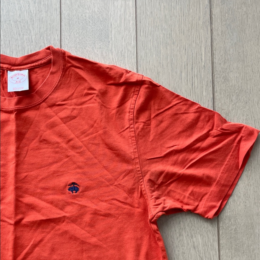 Brooks Brothers men’s M Orange Cotton Tee
